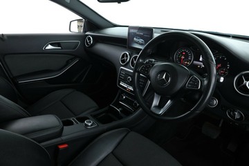 https://vehicle-cdn.autoleague.cloud/34720_61036421_20.jpg