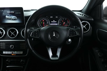 https://vehicle-cdn.autoleague.cloud/34720_61036421_21.jpg