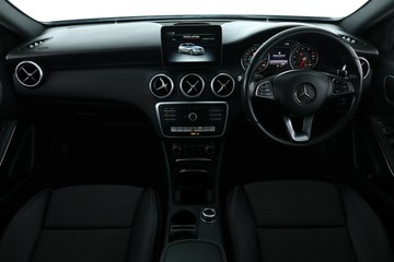https://vehicle-cdn.autoleague.cloud/34720_61036421_34.jpg