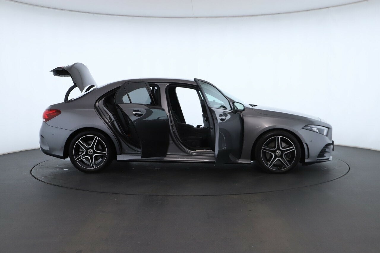 Mercedes Benz A-class image 2