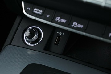 https://vehicle-cdn.autoleague.cloud/34720_61037113_30.jpg