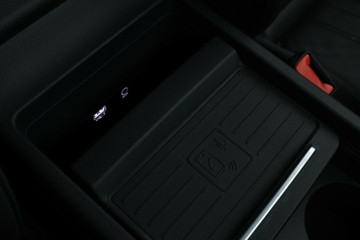 https://vehicle-cdn.autoleague.cloud/34720_61037113_34.jpg