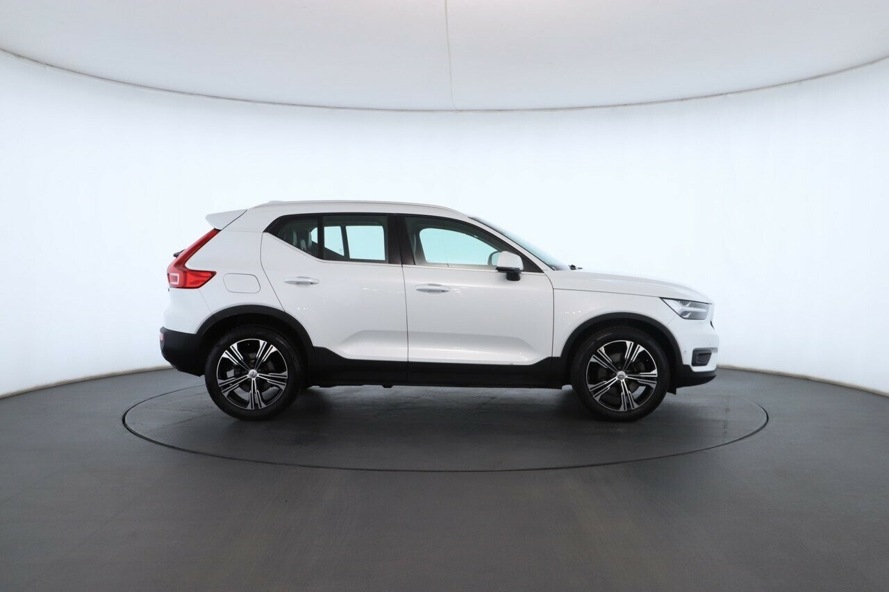 Volvo Xc40 image 3