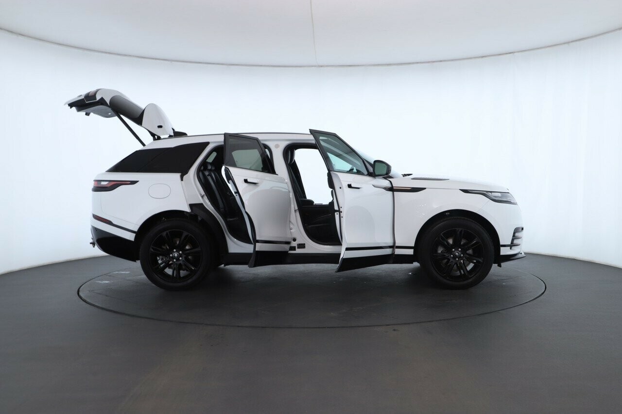 Land Rover Range Rover Velar image 2
