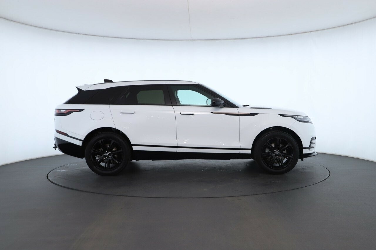 Land Rover Range Rover Velar image 3