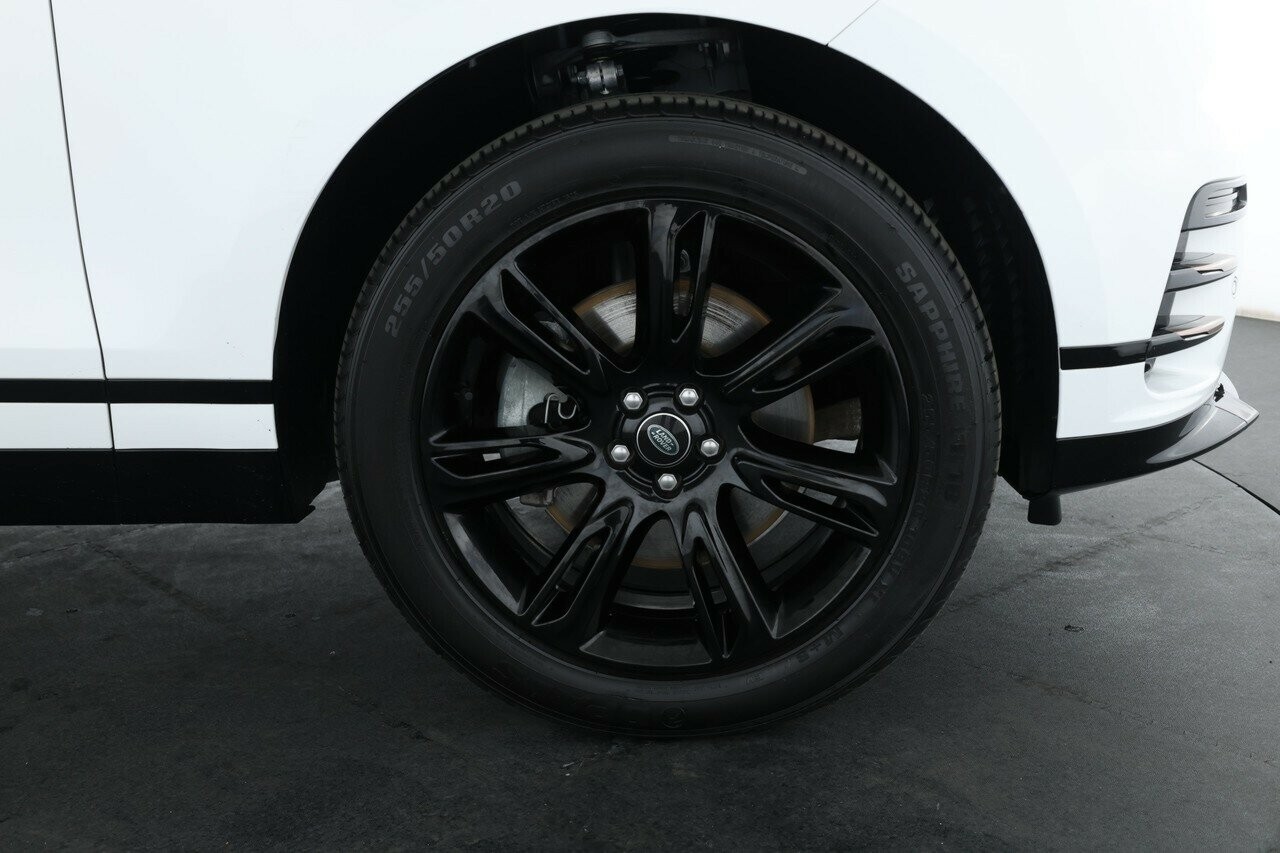 Land Rover Range Rover Velar image 4