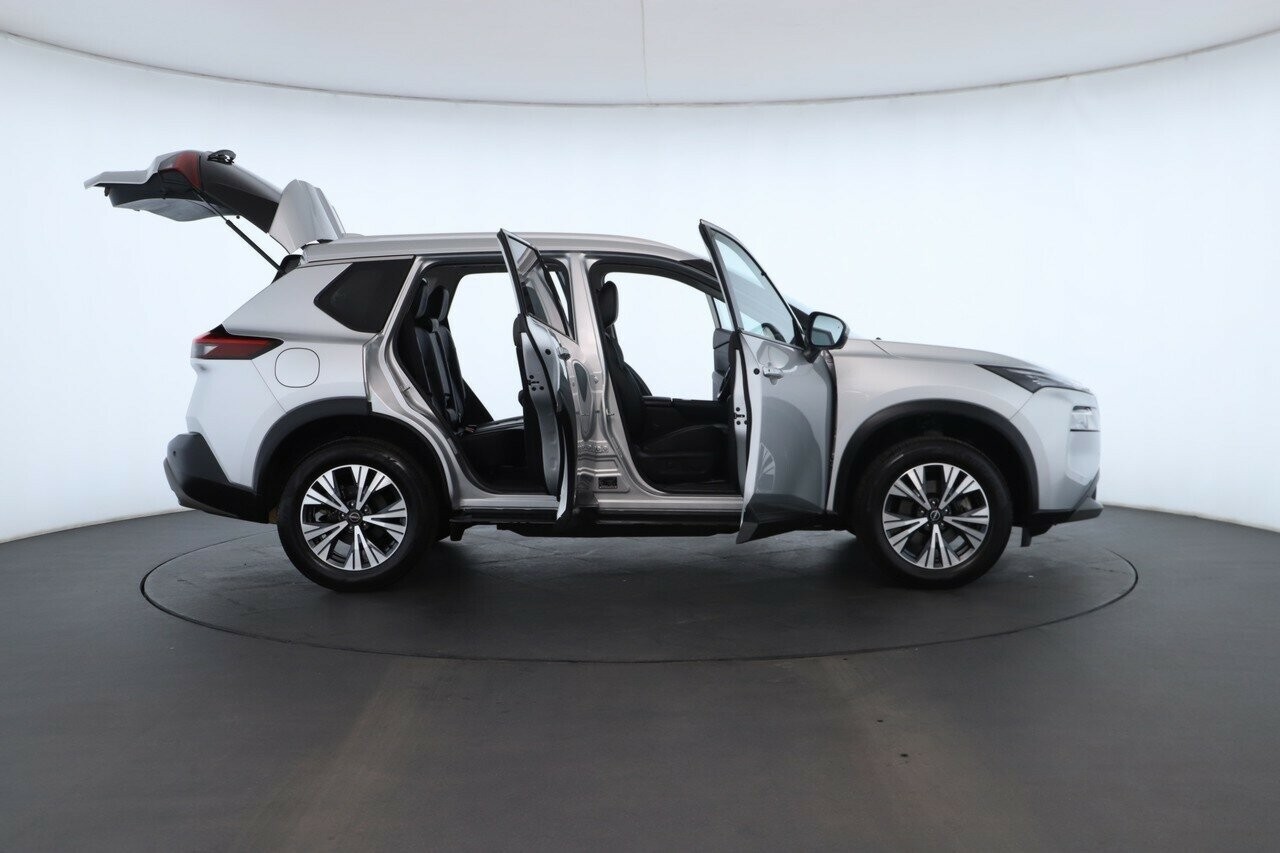 Nissan X-trail image 2