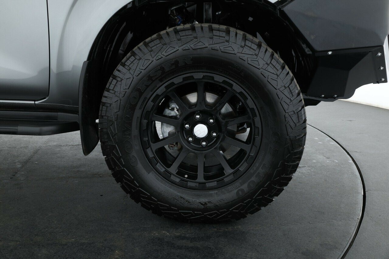 Nissan Navara image 4