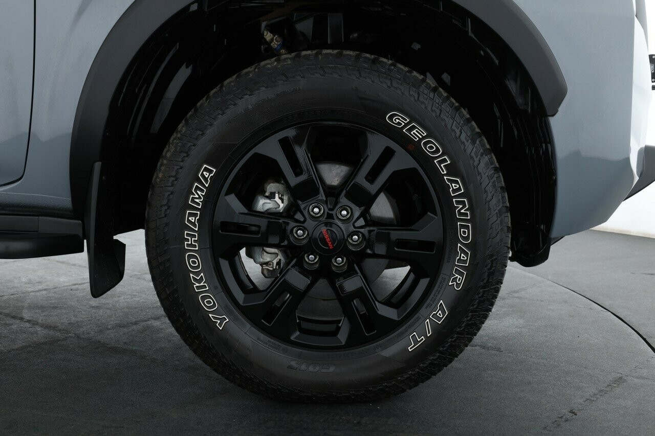 Nissan Navara image 4