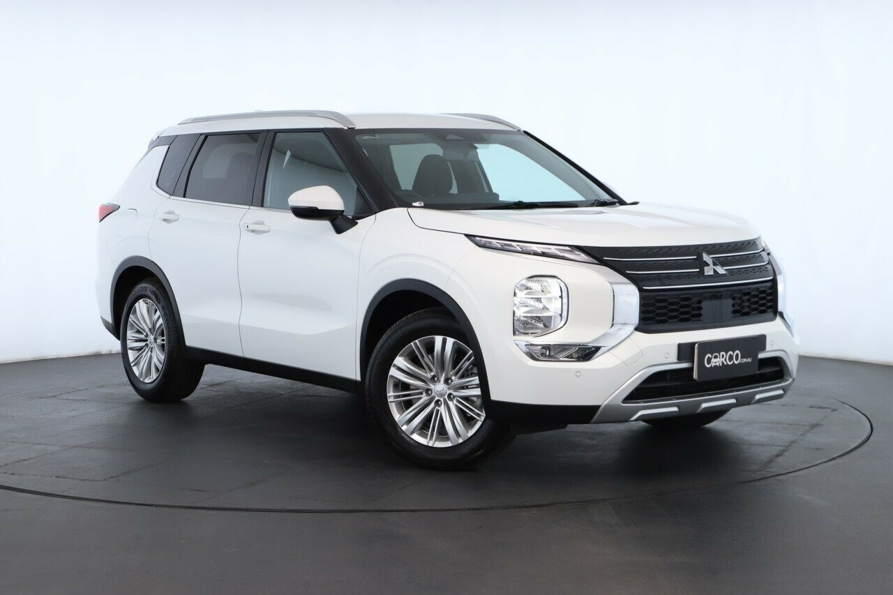 Mitsubishi Outlander image 1