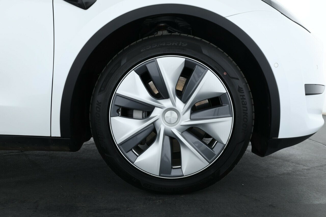 Tesla Model Y image 4