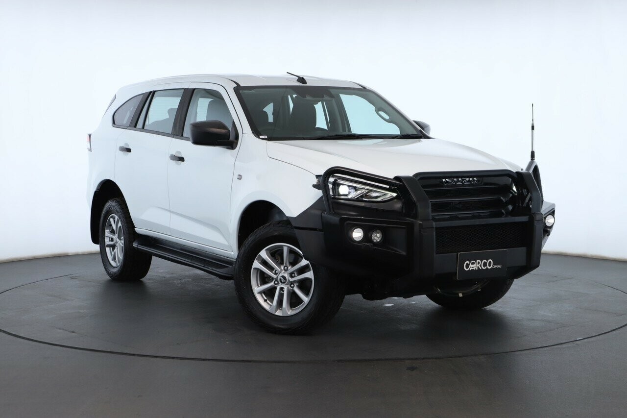 Isuzu Mu-x image 1