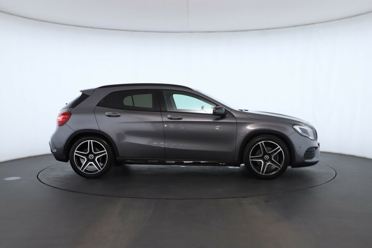 Mercedes Benz Gla-class image 3