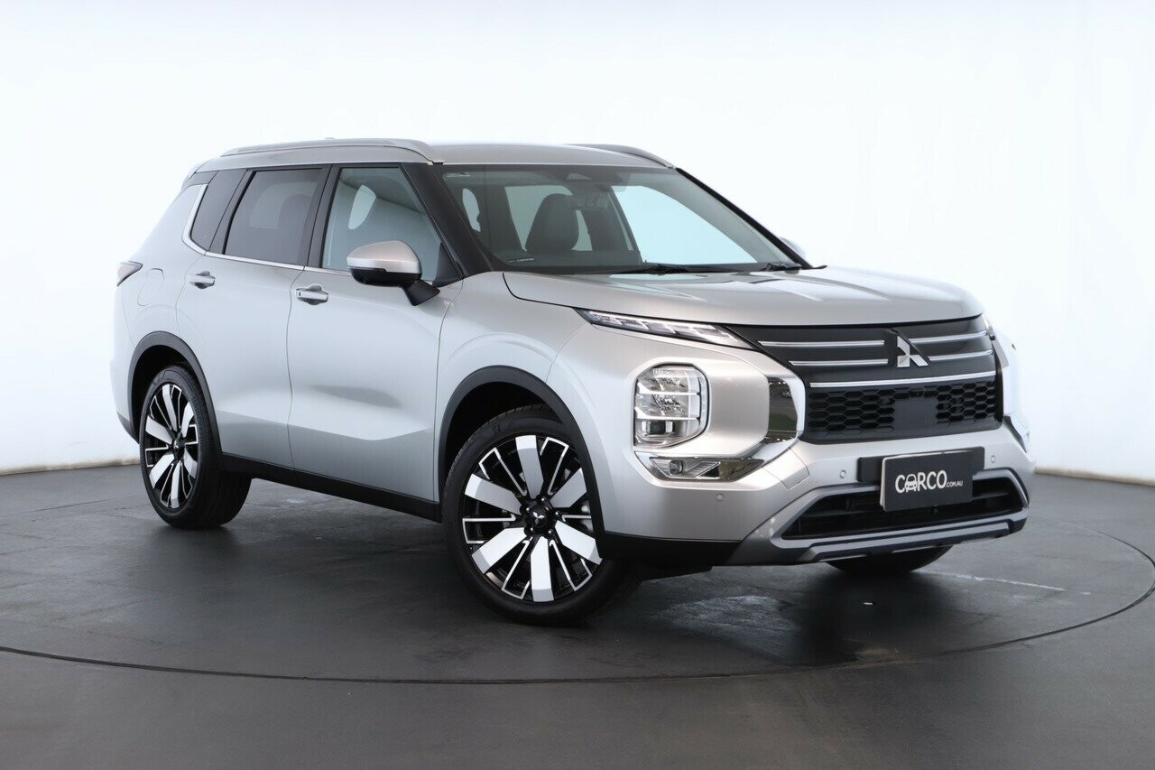 Mitsubishi Outlander image 1