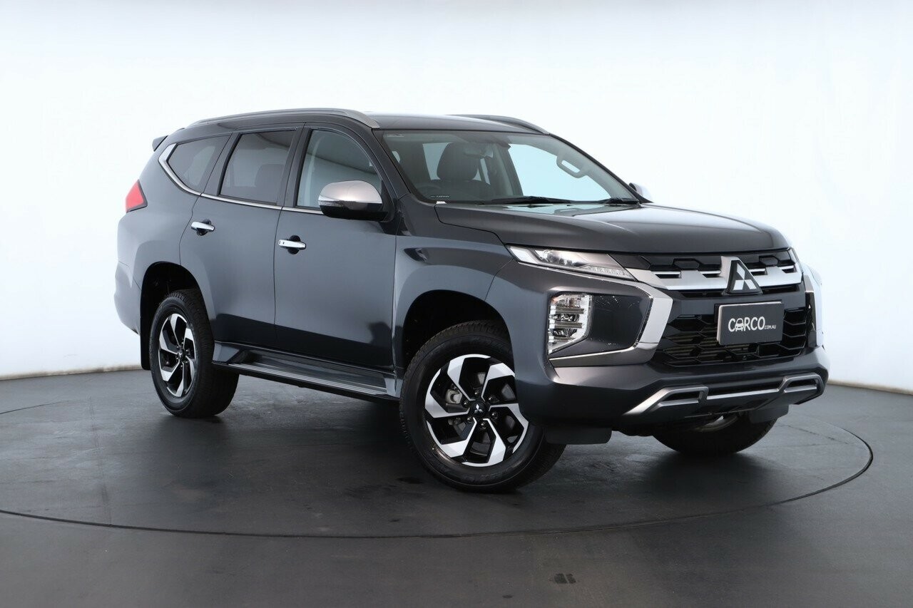 Mitsubishi Pajero Sport image 1