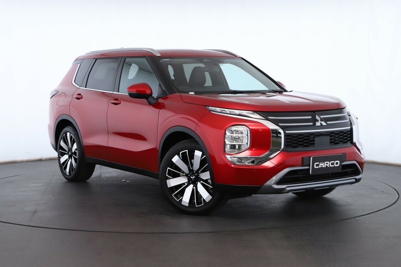 Mitsubishi Outlander image 1
