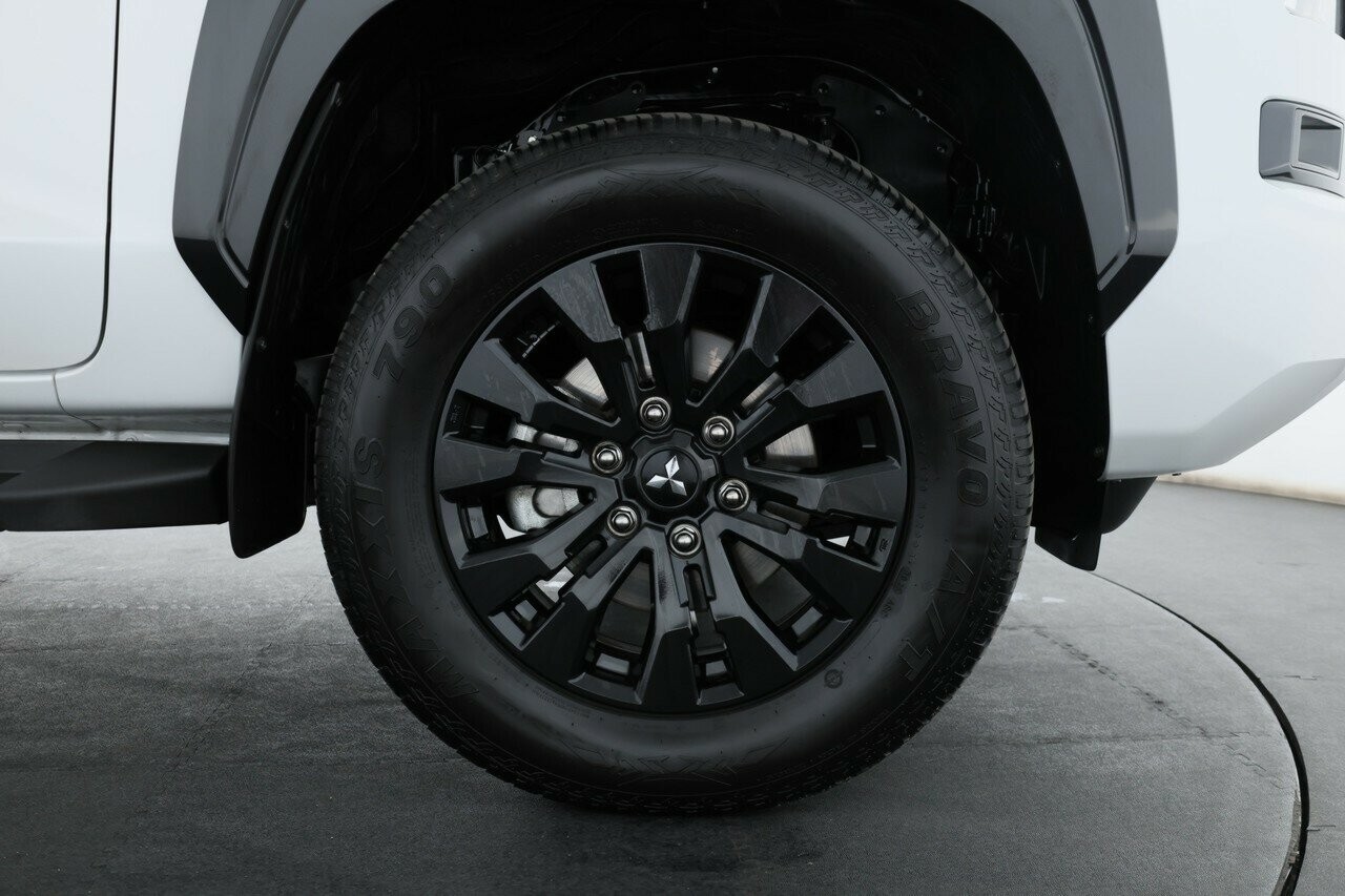 Mitsubishi Triton image 4