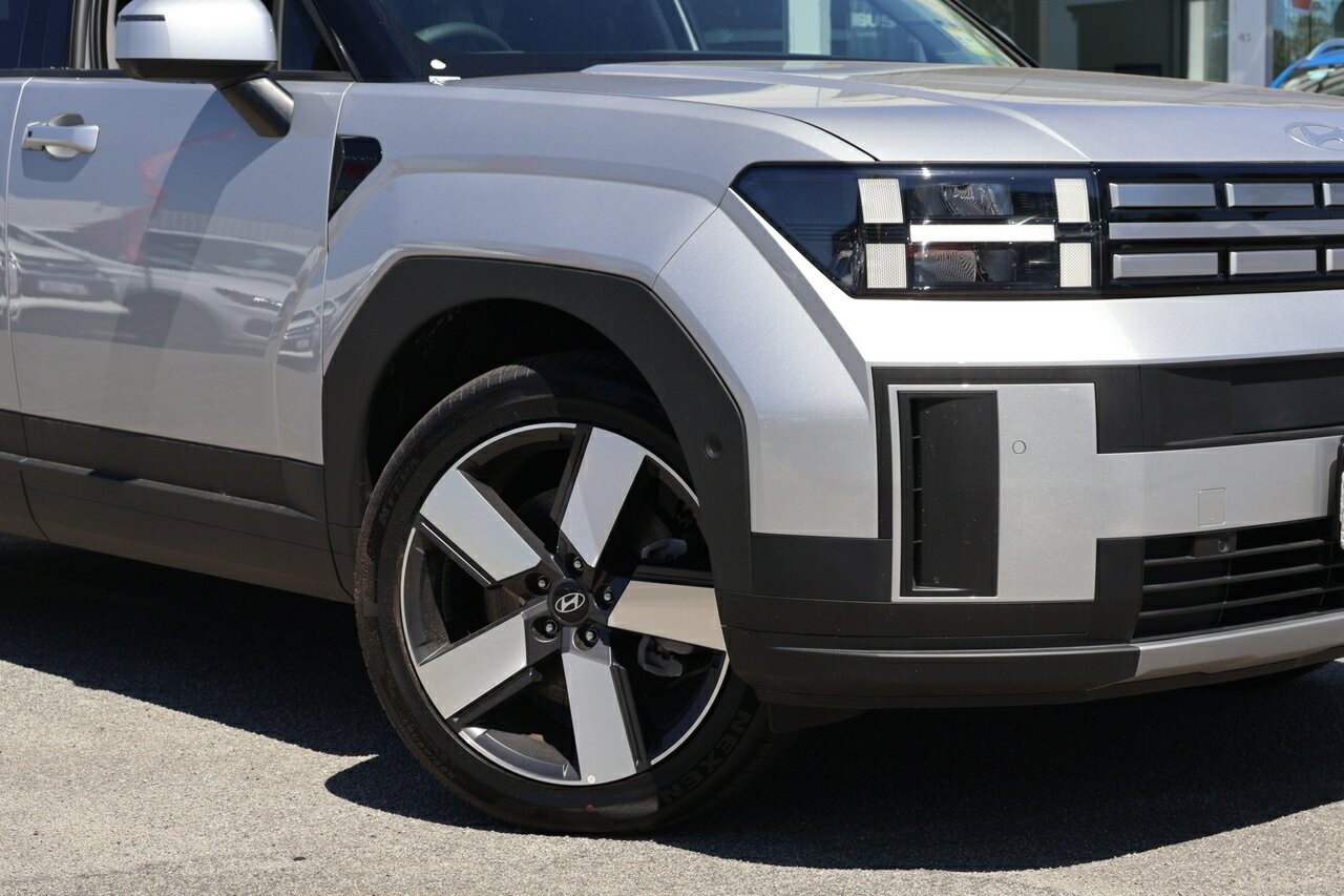 Hyundai Santa Fe image 2