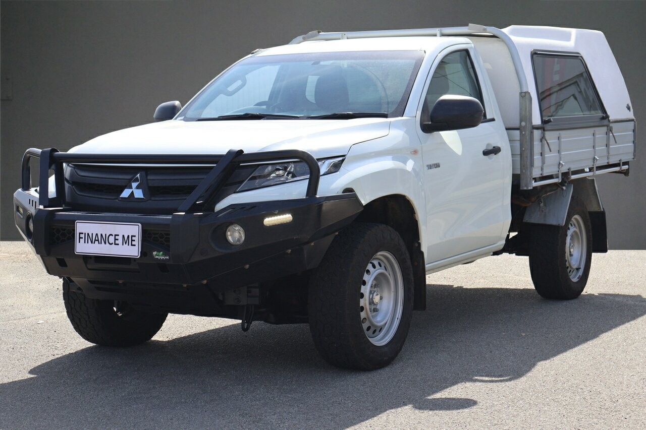 Mitsubishi Triton image 3