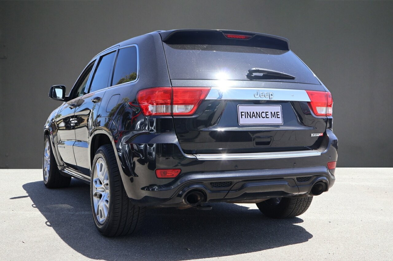 Jeep Grand Cherokee image 4