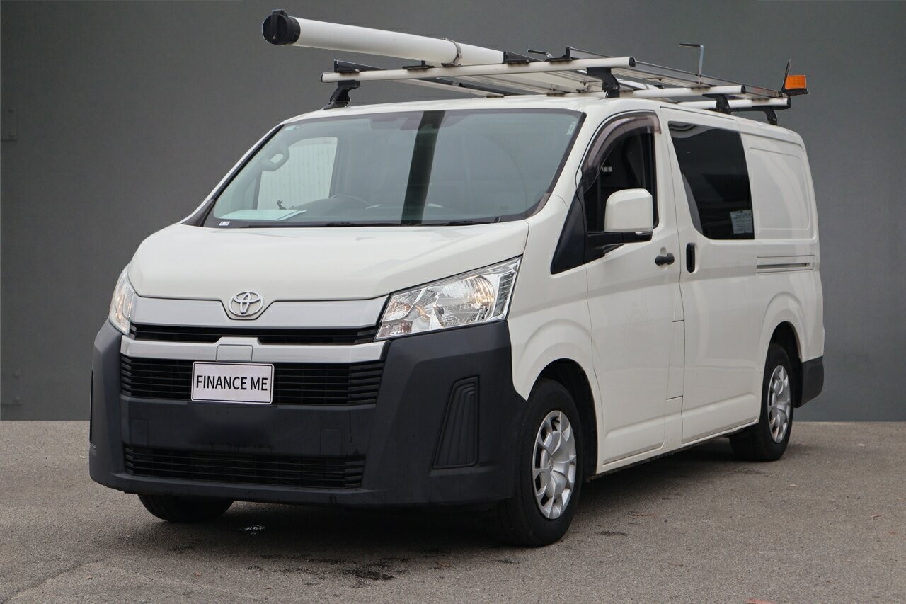 Toyota Hiace image 4