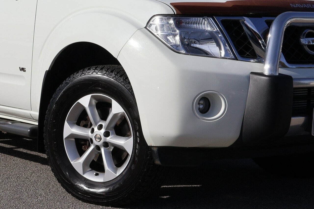Nissan Navara image 2