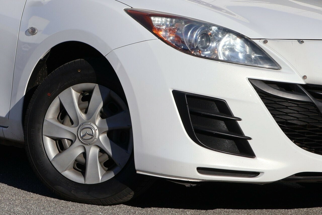 Mazda 3 image 2