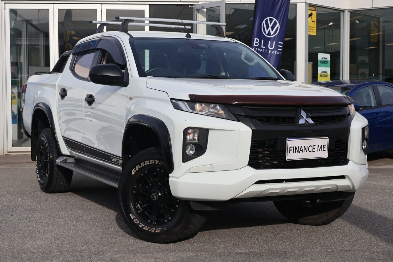 Mitsubishi Triton image 1