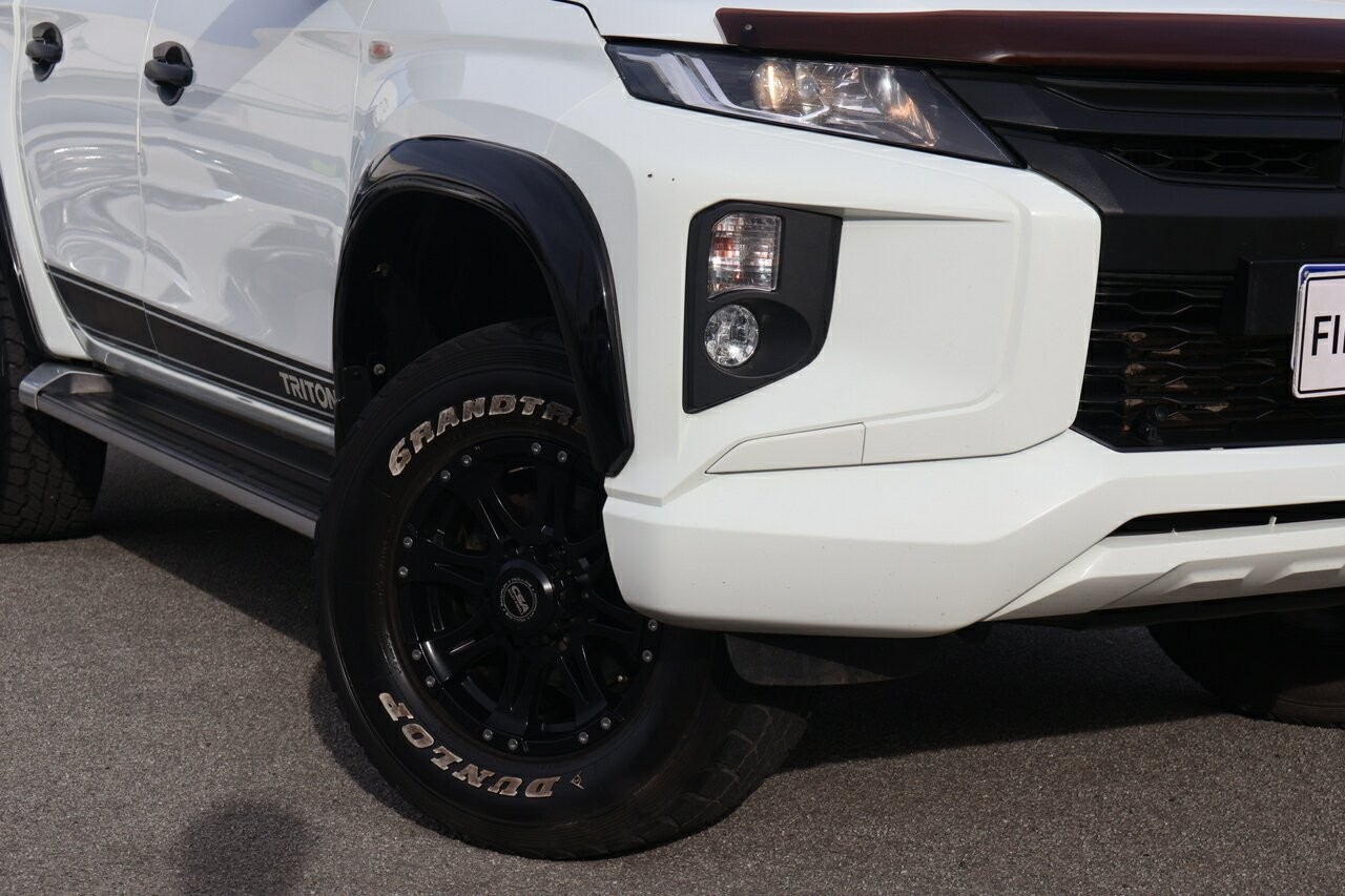 Mitsubishi Triton image 2