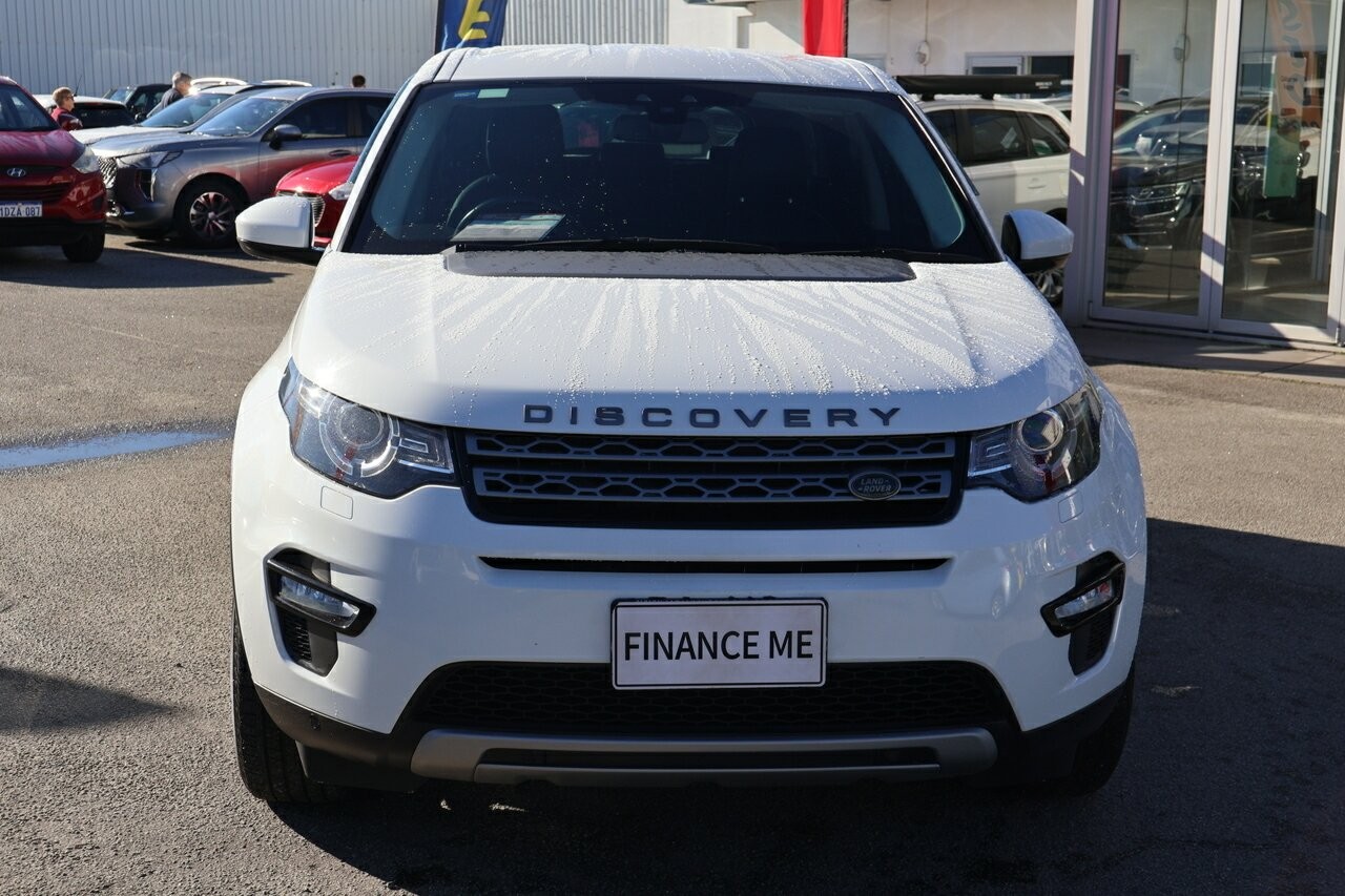 Land Rover Discovery Sport image 3