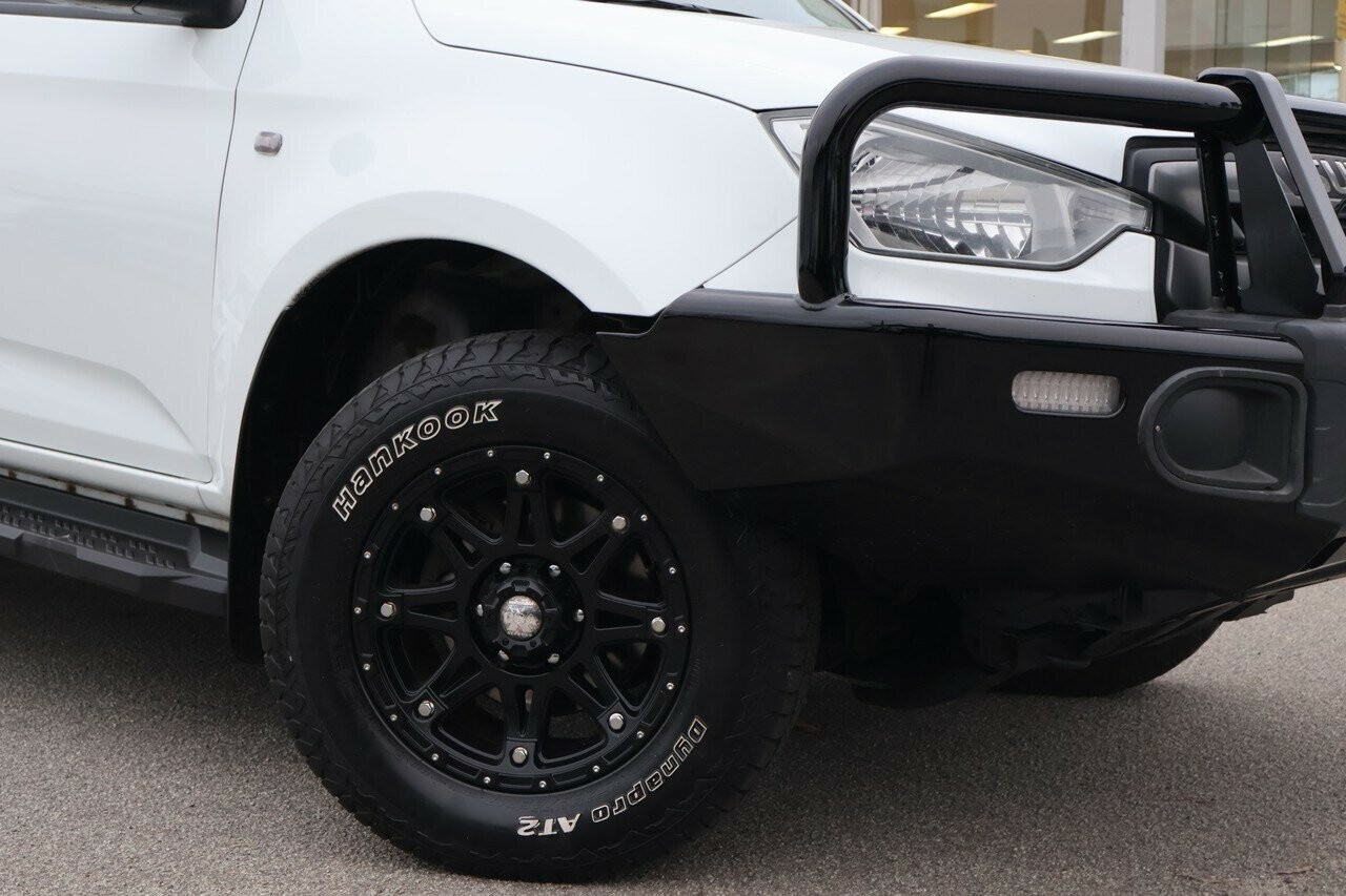 Isuzu D-max image 2