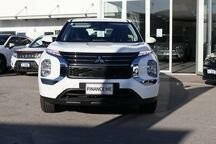 Mitsubishi Outlander image 2