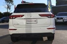 Mitsubishi Outlander image 4