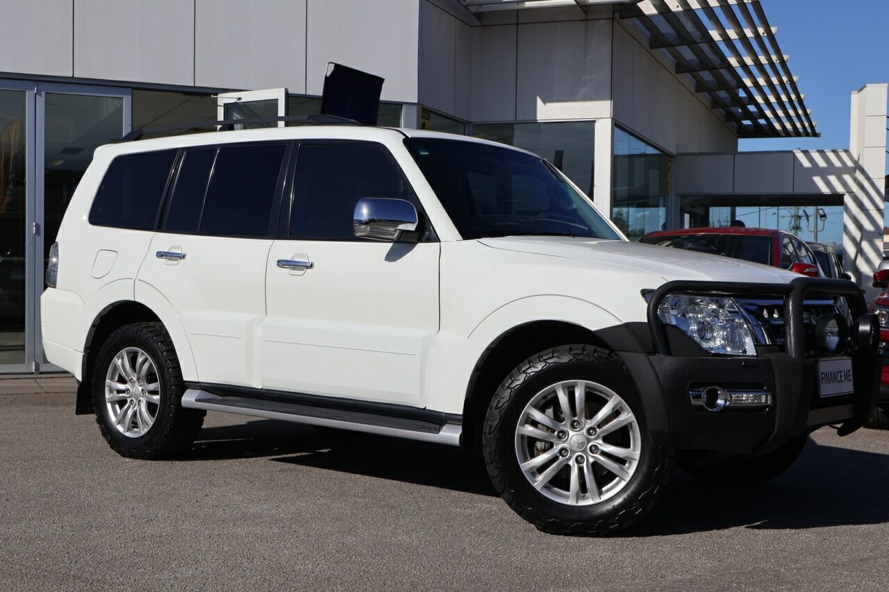 Mitsubishi Pajero image 1