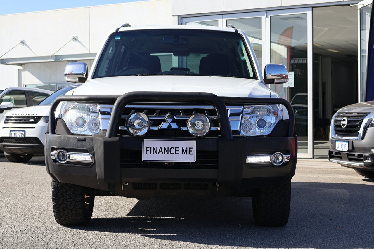 Mitsubishi Pajero image 3