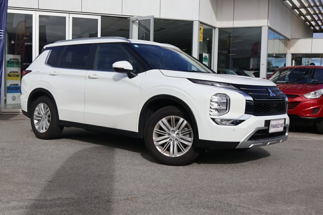 Mitsubishi Outlander image 1