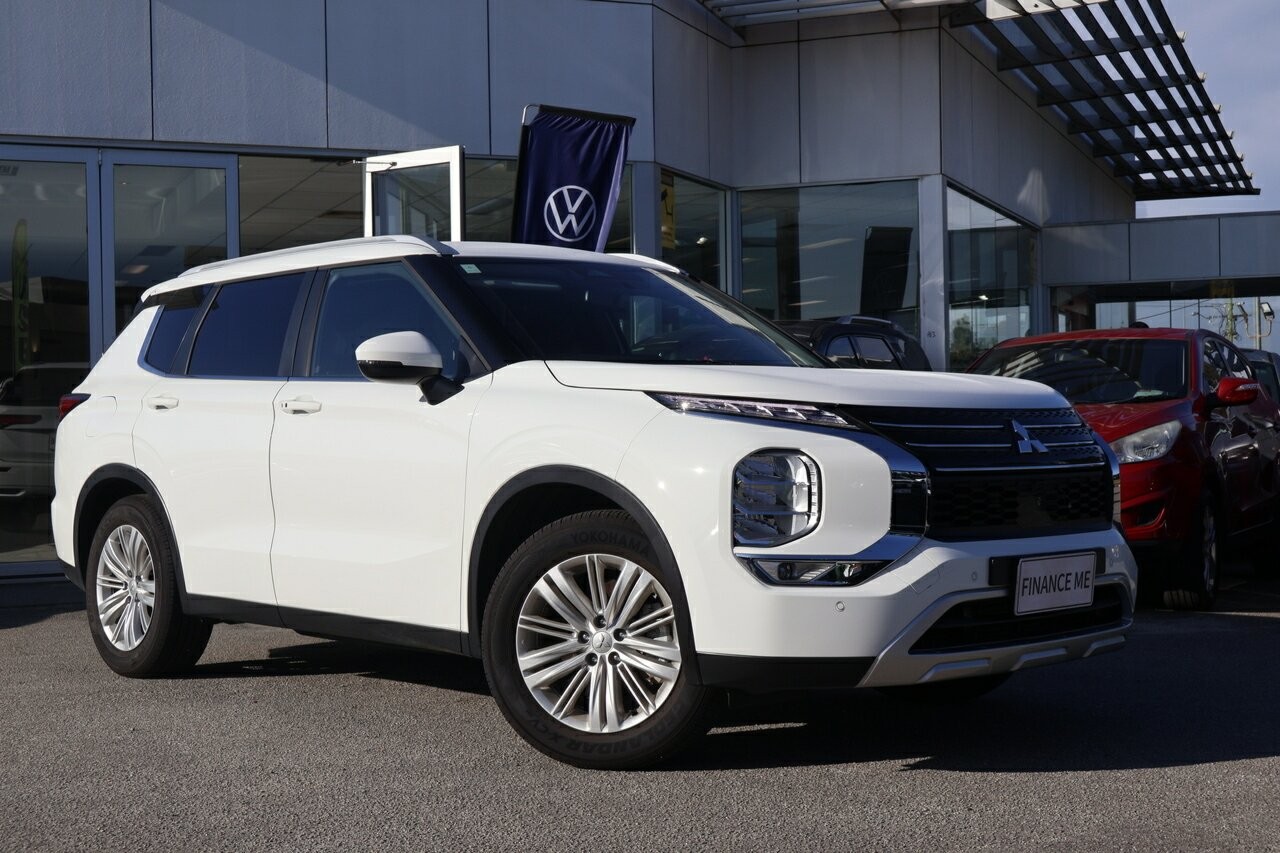 Mitsubishi Outlander image 1