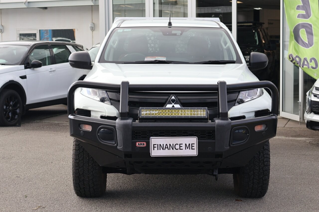 Mitsubishi Triton image 3