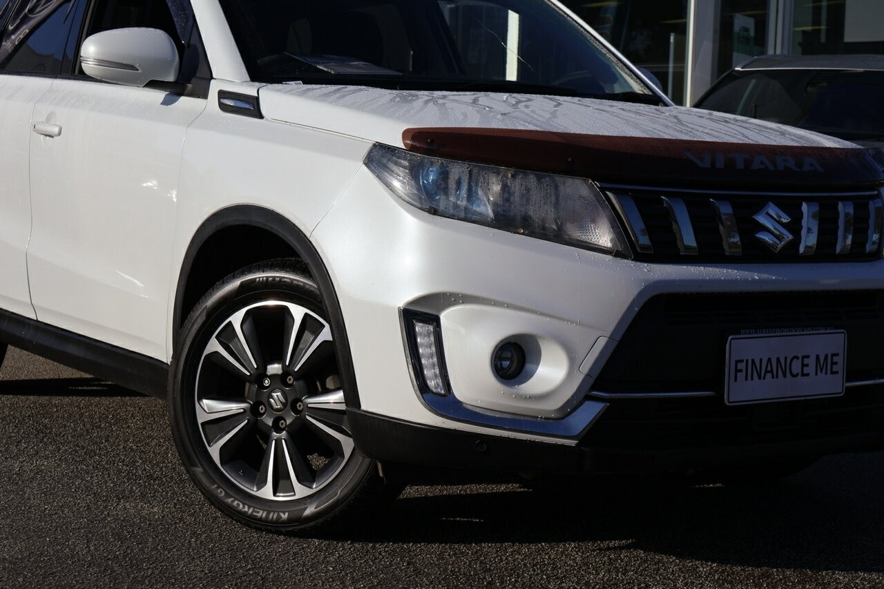 Suzuki Vitara image 2