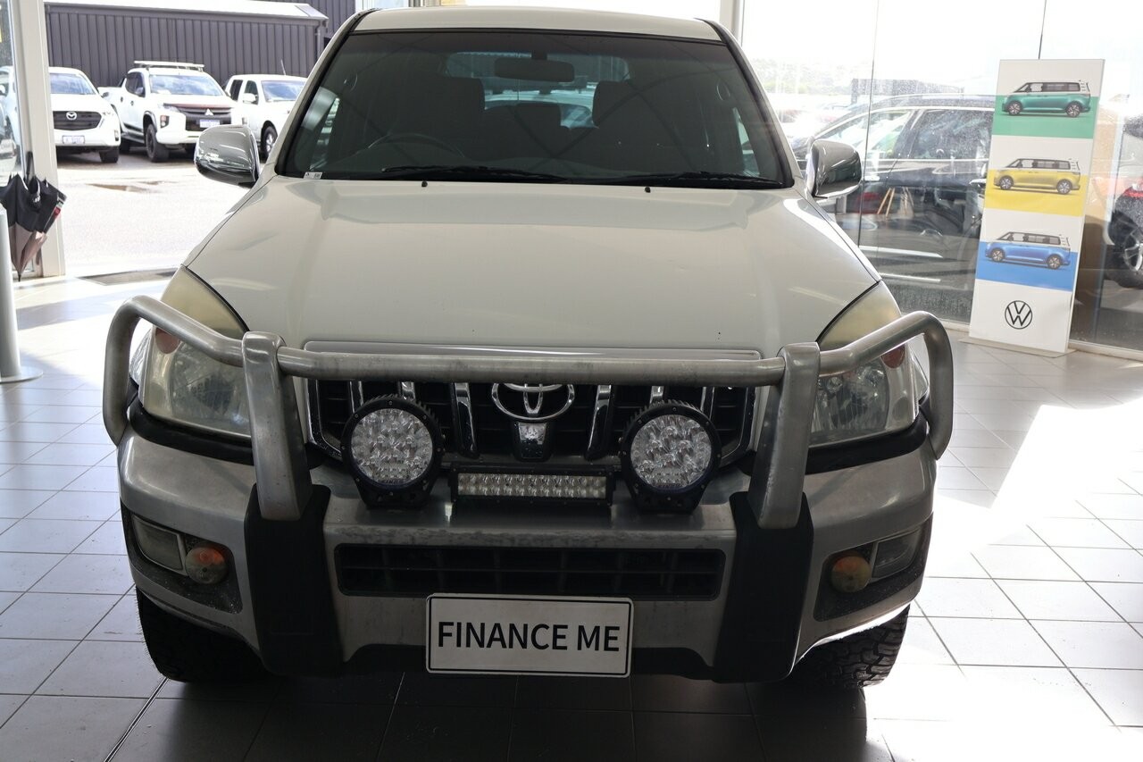 Toyota Landcruiser Prado image 3