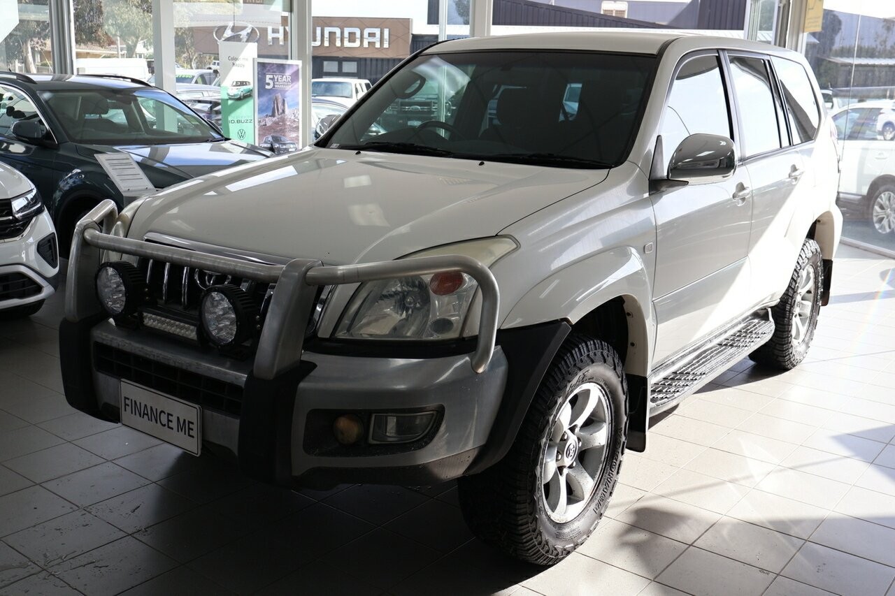 Toyota Landcruiser Prado image 4