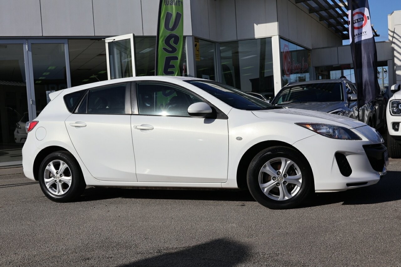 Mazda 3 image 1