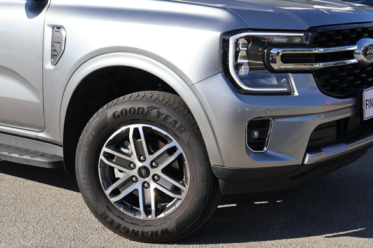 Ford Everest image 2