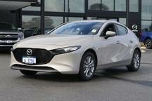 Mazda 3 image 1
