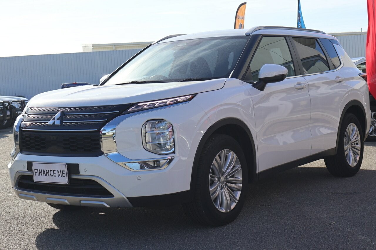 Mitsubishi Outlander image 4