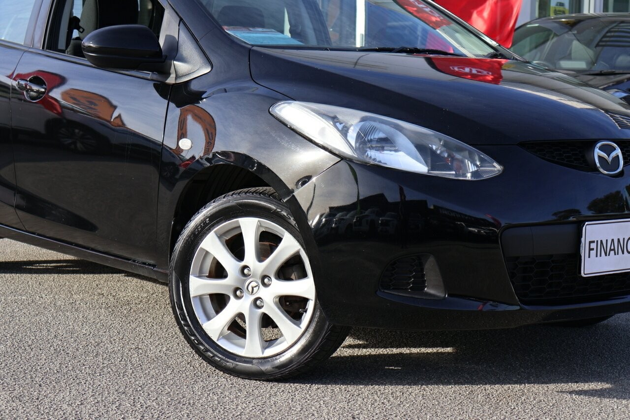 Mazda 2 image 2