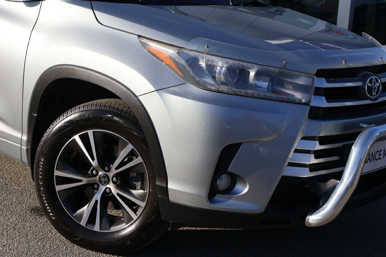 Toyota Kluger image 2