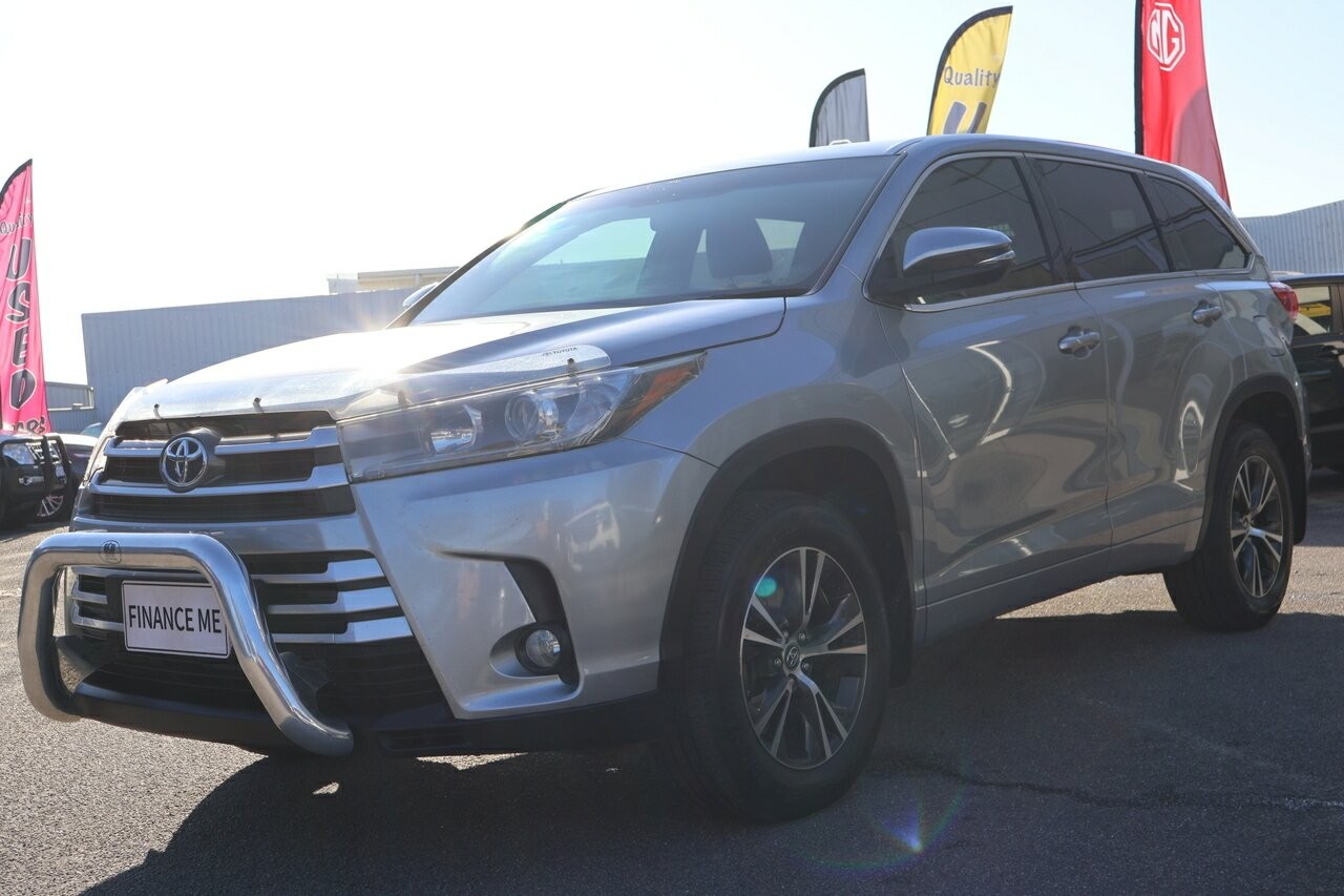 Toyota Kluger image 4
