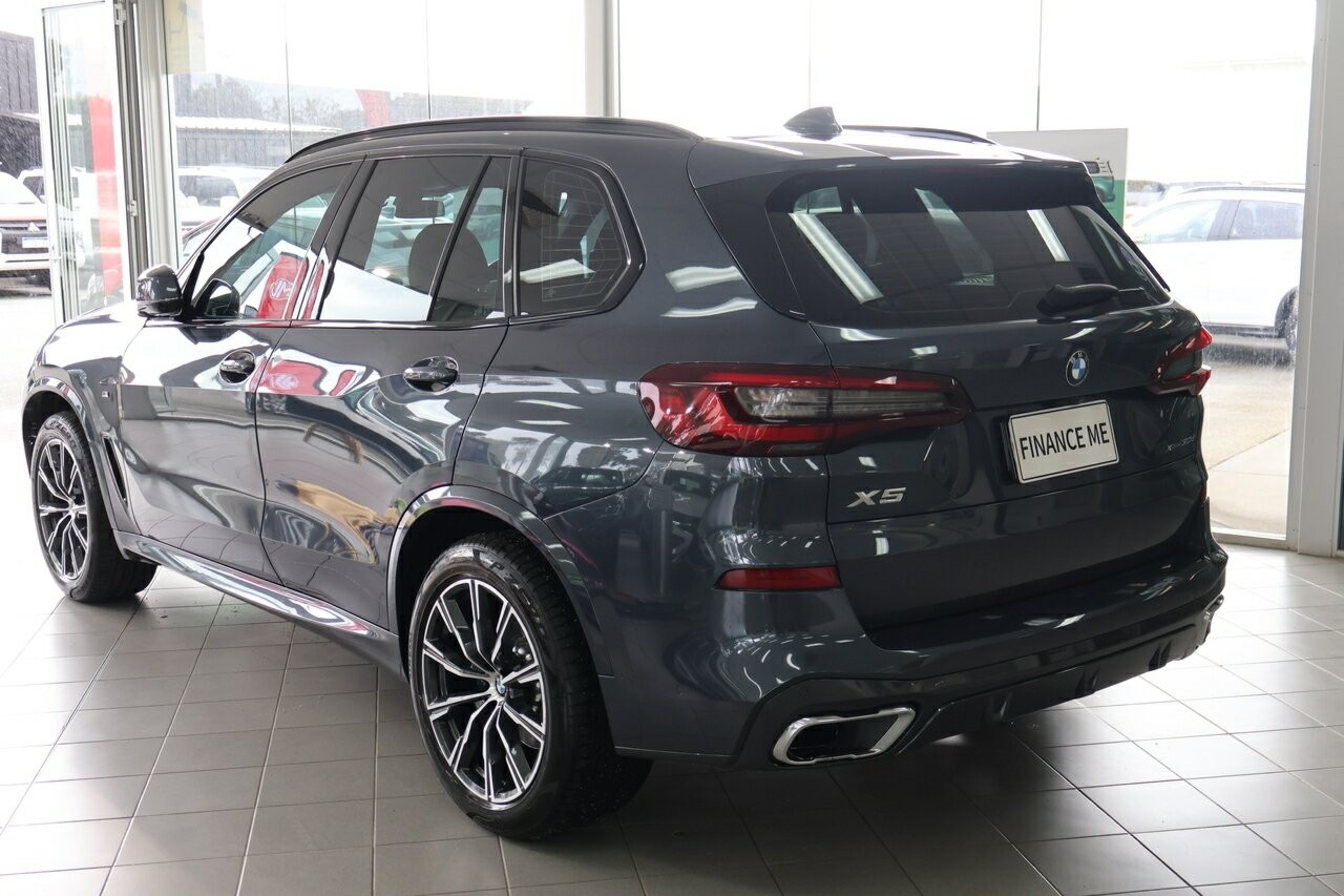 BMW X5 image 2