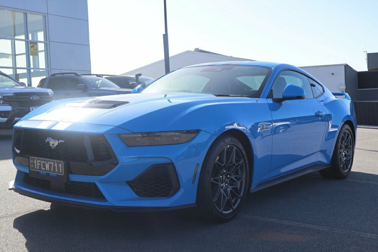 Ford Mustang image 4